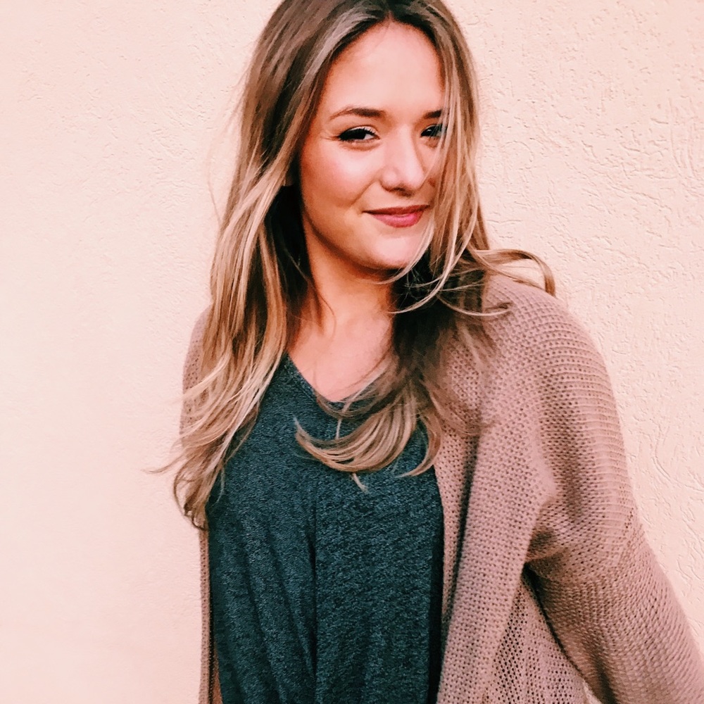 Meet your Posher, Alexia